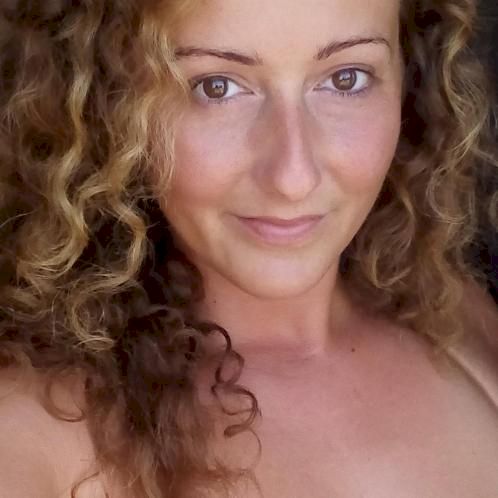 Hungarian tutor online near you